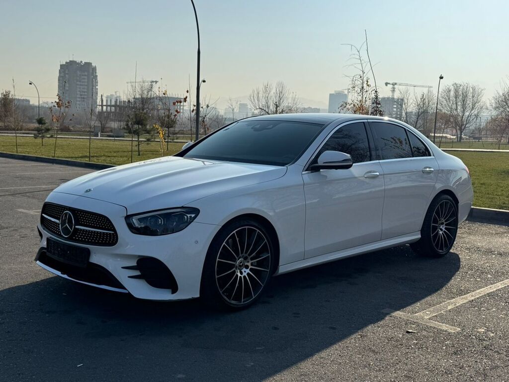 Mercedes-Benz E-Class: 2022 г., 2 л, Автомат, Бензин, Седан: фото 4