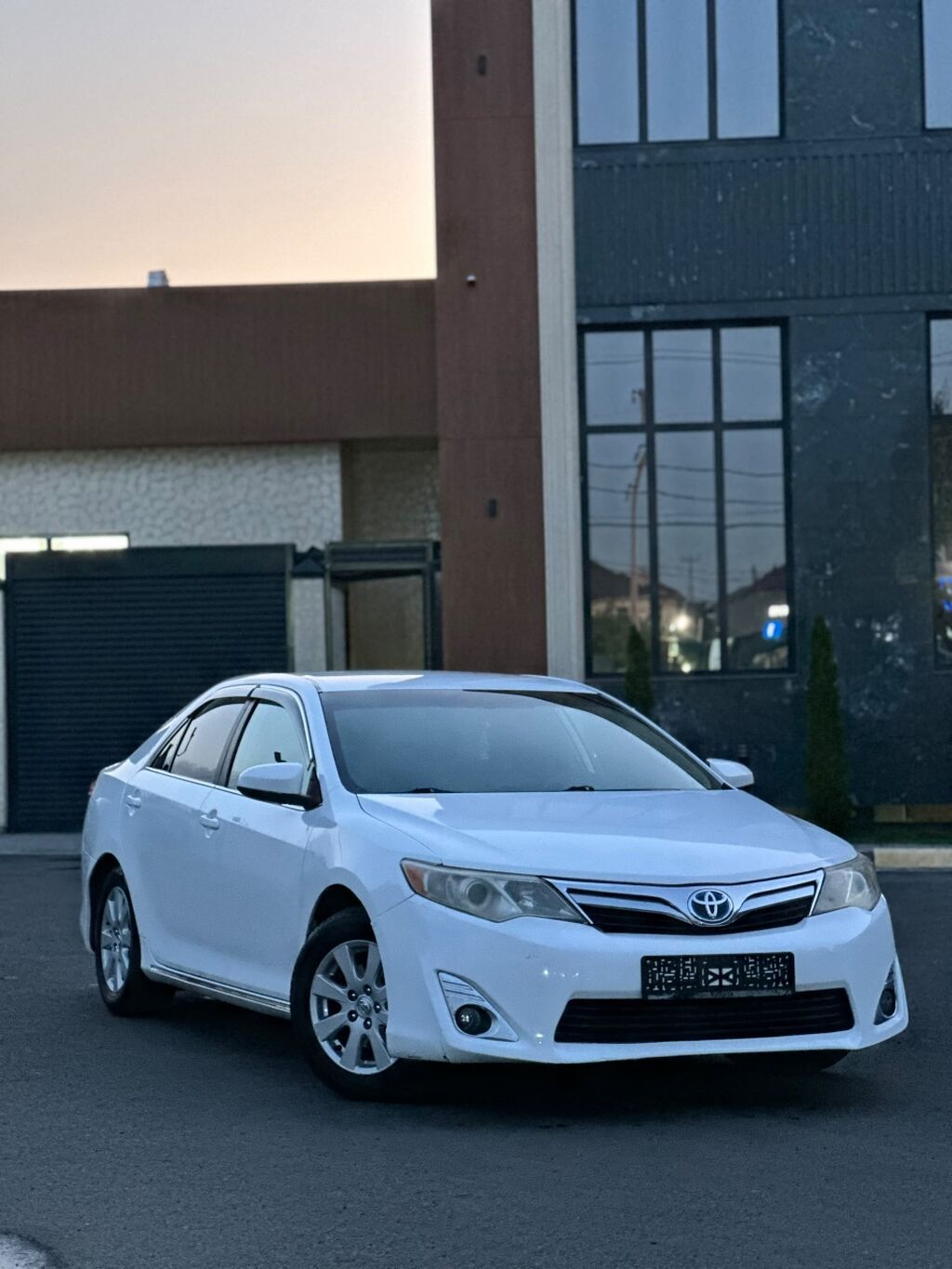 Toyota Camry: 2014 г., 2.5 л, Автомат, Гибрид, Седан: фото 3
