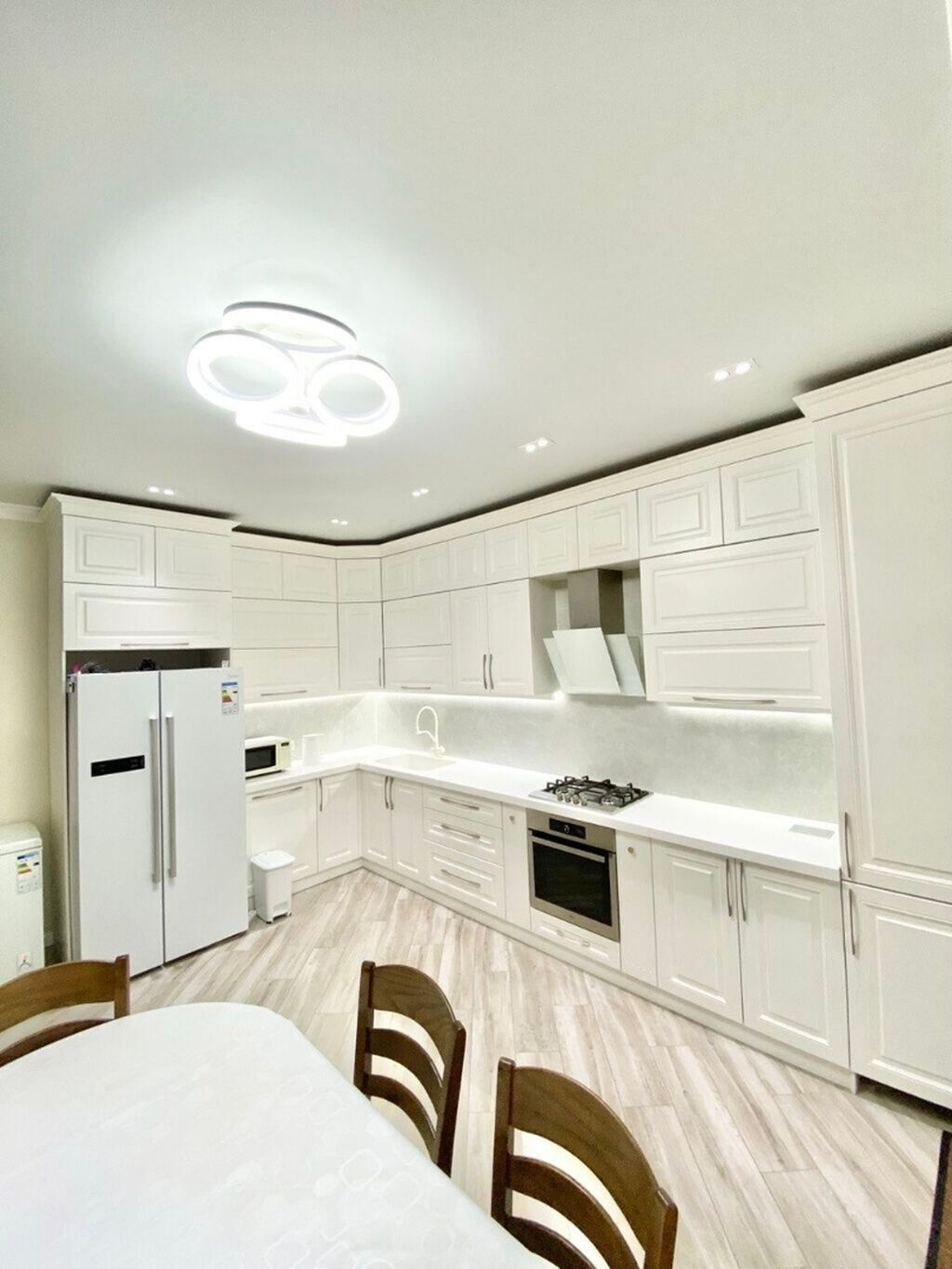Продажа дома, 250 м² — район Азия Молл, Бишкек Современный дом с: фото 8