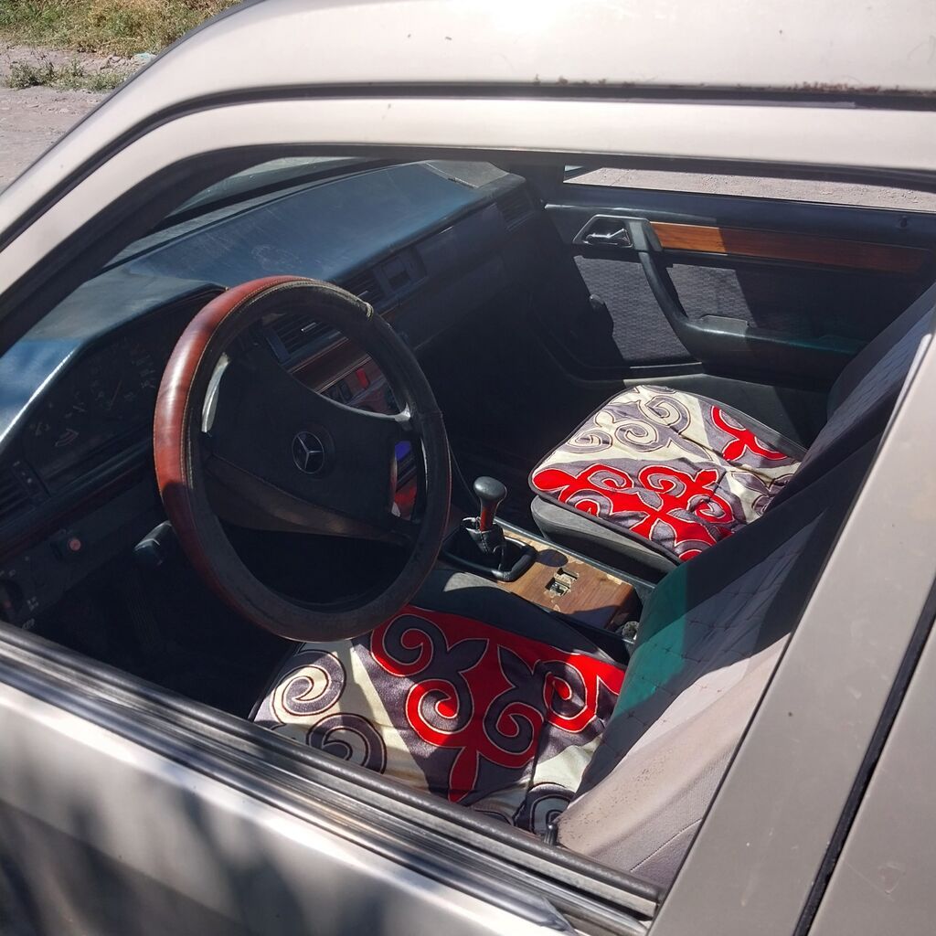 Mercedes-Benz E-Class: 1987 г., Седан: фото 4