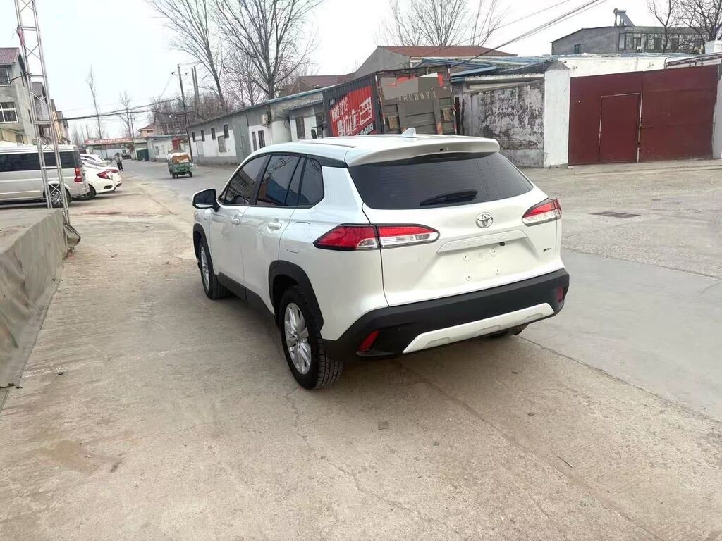 Toyota Corolla Cross: 2023 г., 2 л, Автомат, Бензин, Кроссовер: фото 2