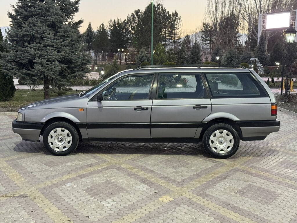 Volkswagen Passat: 1993 г., 1.8 л, Механика, Бензин, Универсал: фото 7