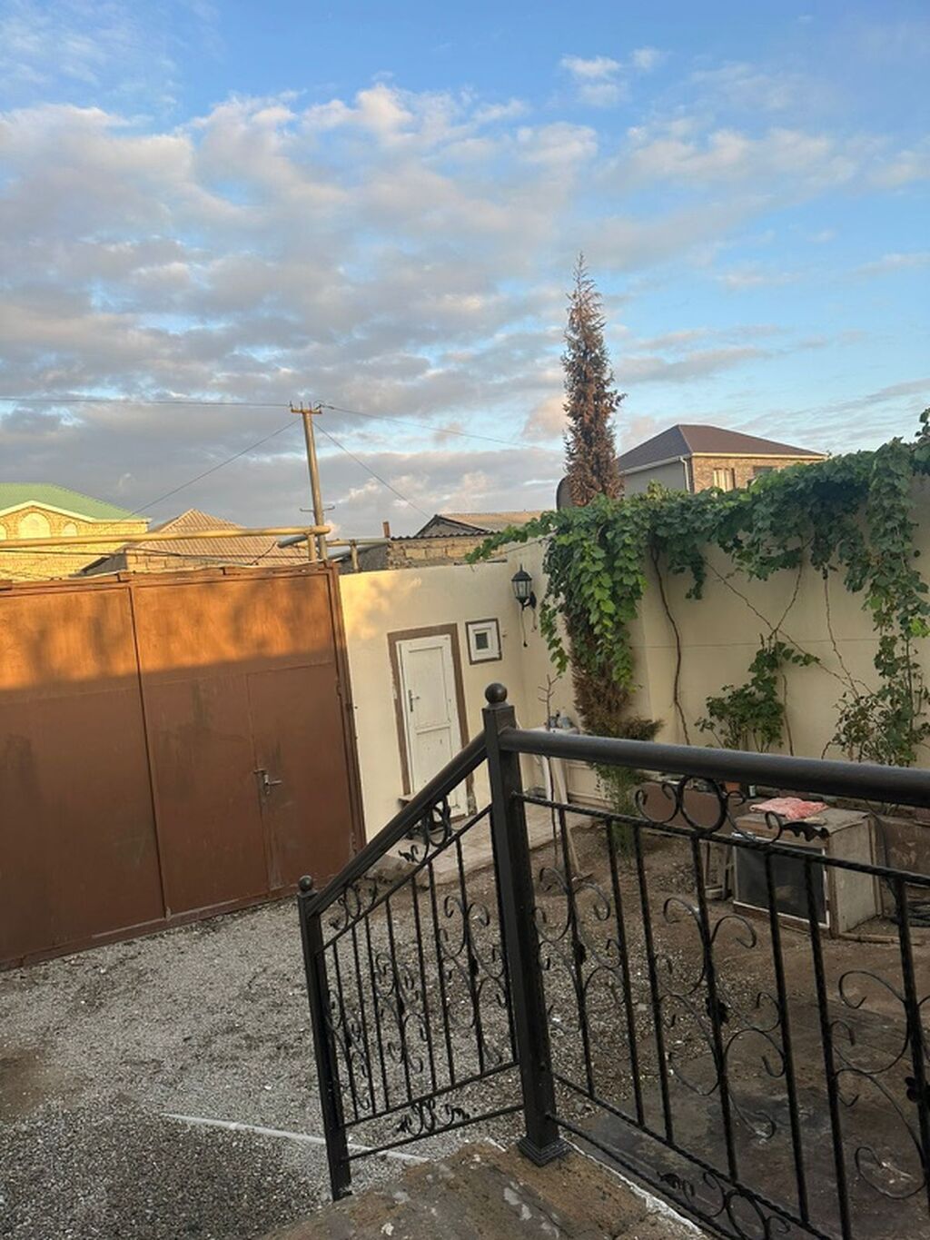 5 otaqlı, 200 kv. m, Yeni təmirli