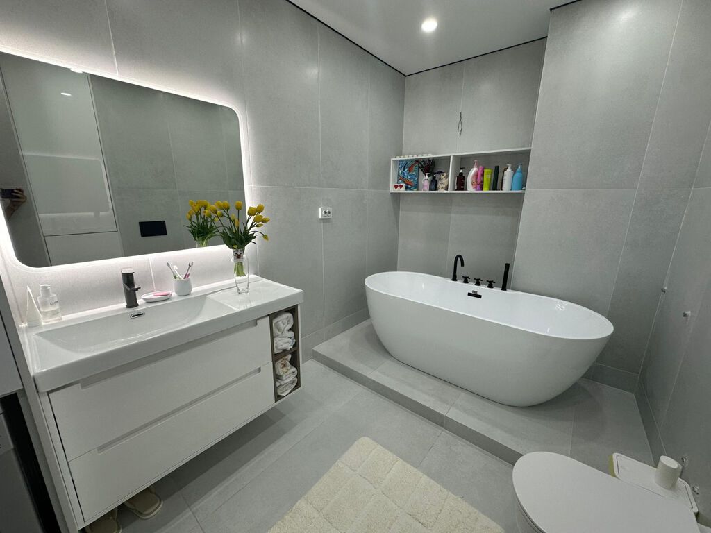 3 комнаты, 80 м², Элитка, 2 этаж, Дизайнерский ремонт: фото 2