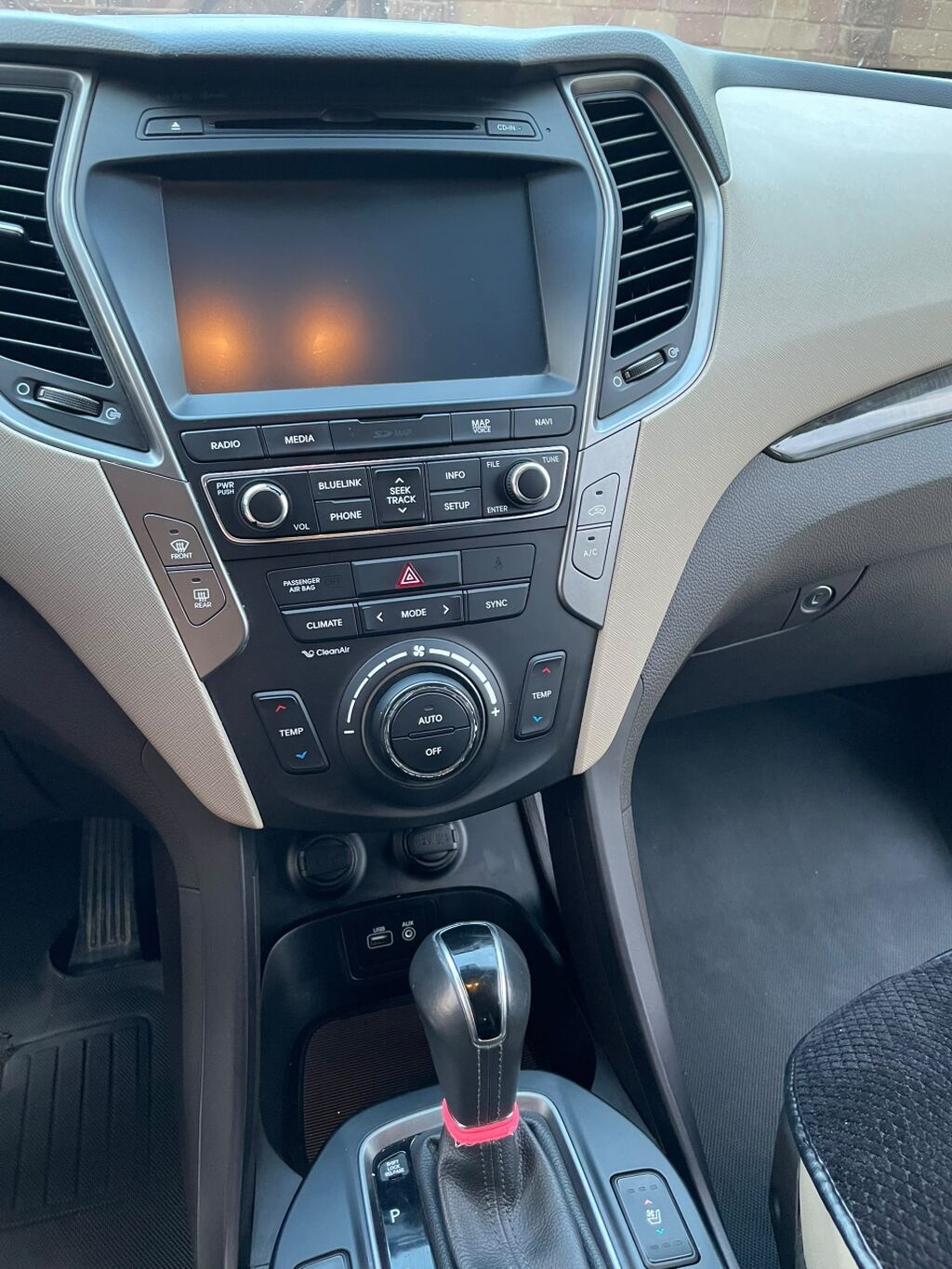Hyundai Santa Fe: 2017 г., 2.4 л, Автомат, Кроссовер: фото 3