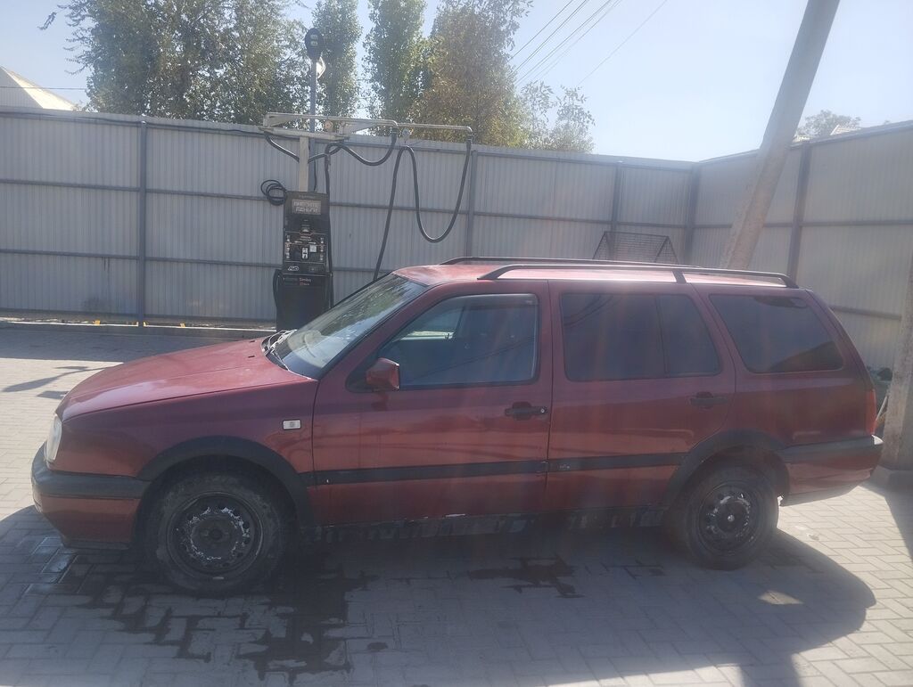 Volkswagen Golf: 1995 г., 1.8 л, Механика, Бензин, Универсал: фото 5