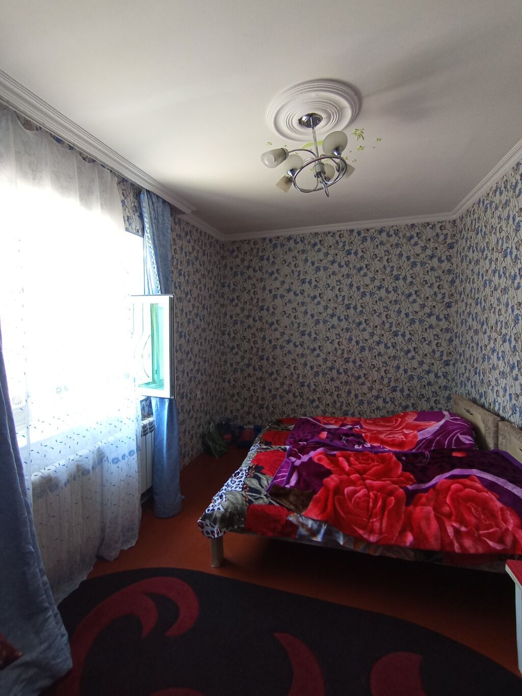 Naxalastroyda 4 otaqlı əşyalı həyət evi satılır evin hər bir şəraiti
