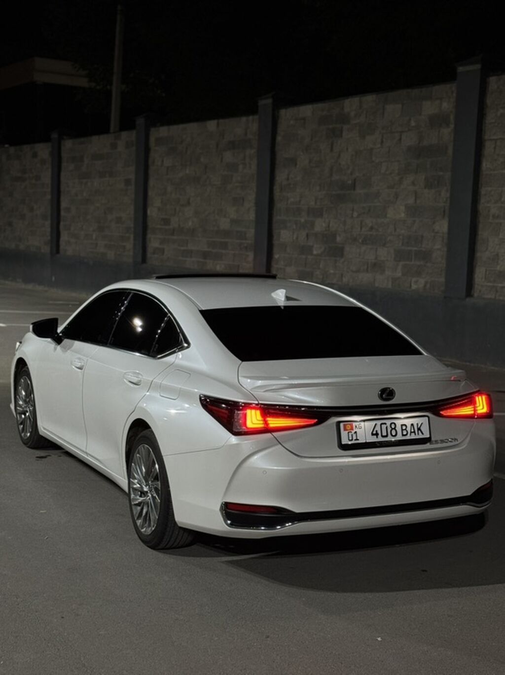 Lexus ES: 2022 г., 2.5 л, Автомат, Гибрид, Седан — фото 2