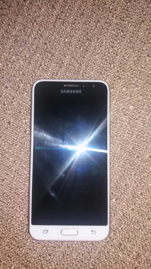 samsung j3 2016 napukao ekra neradi sv ostalo ok cena 20 samsung j3 2016 napukao ekra neradi sv ostalo ok cena 20