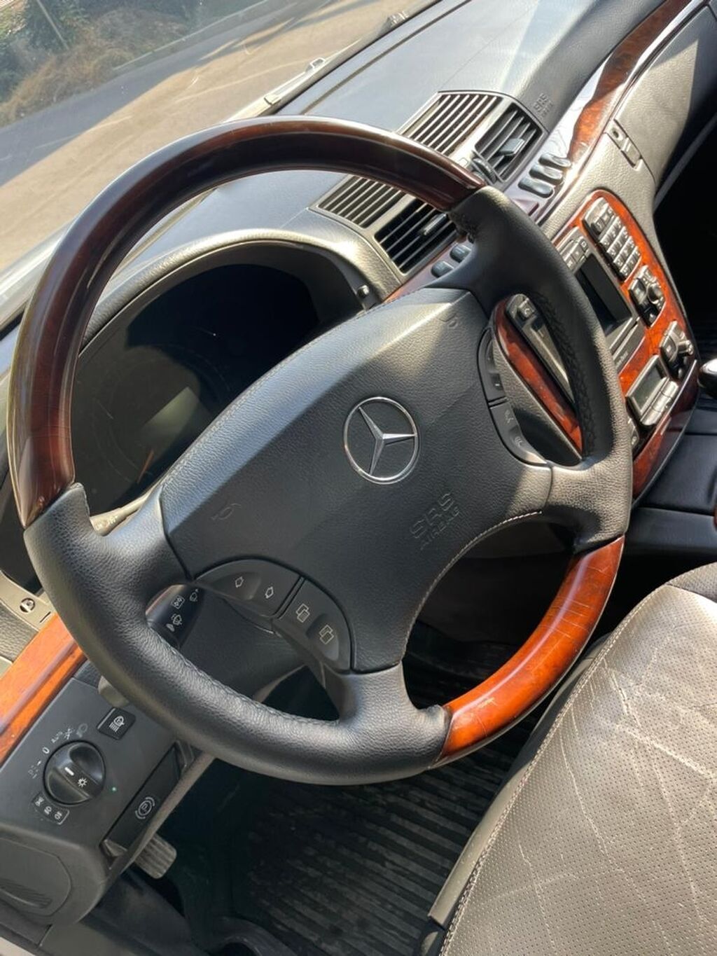 Mercedes-Benz 220: 2000 г., 5 л, Автомат, Бензин, Седан: фото 6
