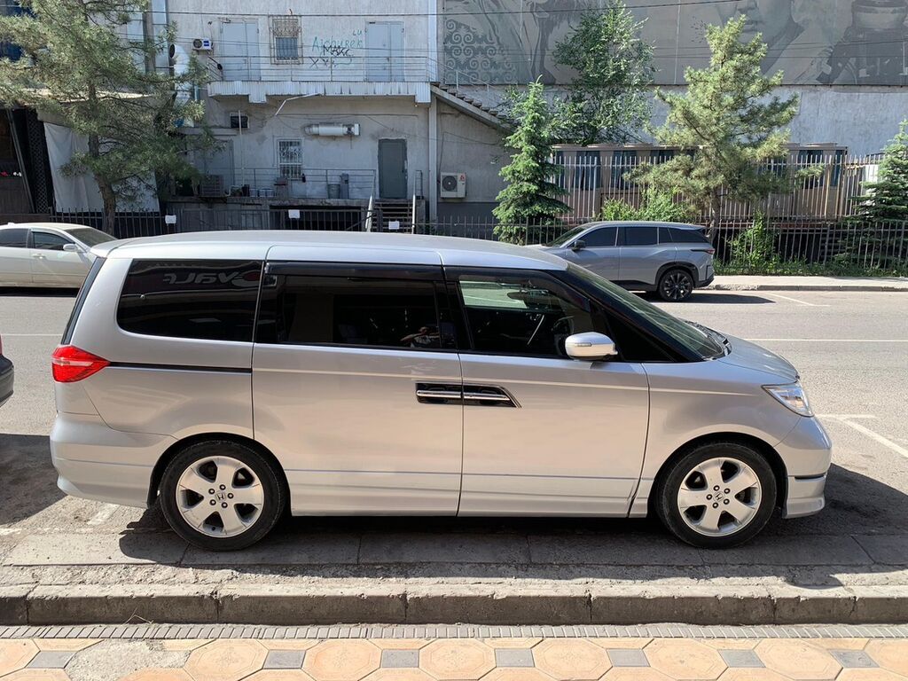 Honda Elysion: 2011 г., 3.5 л, Автомат, Бензин, Минивэн: фото 2