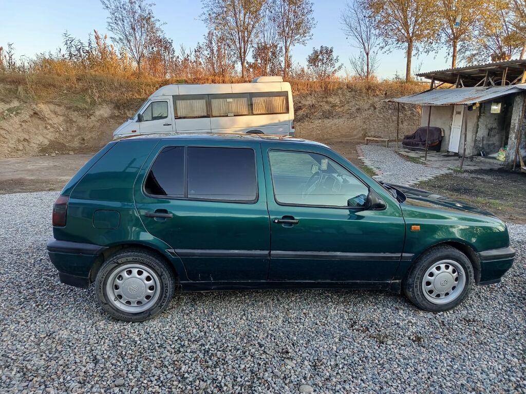 Volkswagen Golf: 1991 г., Механика, Бензин, Хэтчбэк — фото 3