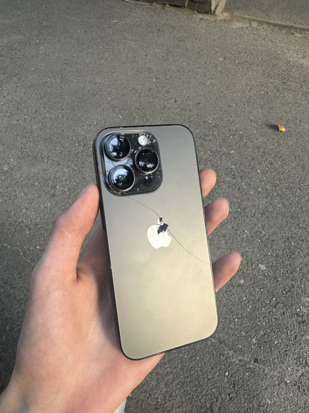 IPhone 14 Pro, Б/у, 128 ГБ, Графит, Защитное стекло, 75 % — фото 2
