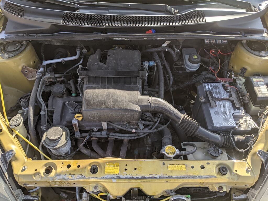 Toyota Yaris: 1999 г., 1 л, Механика, Бензин, Хэтчбэк: фото 5