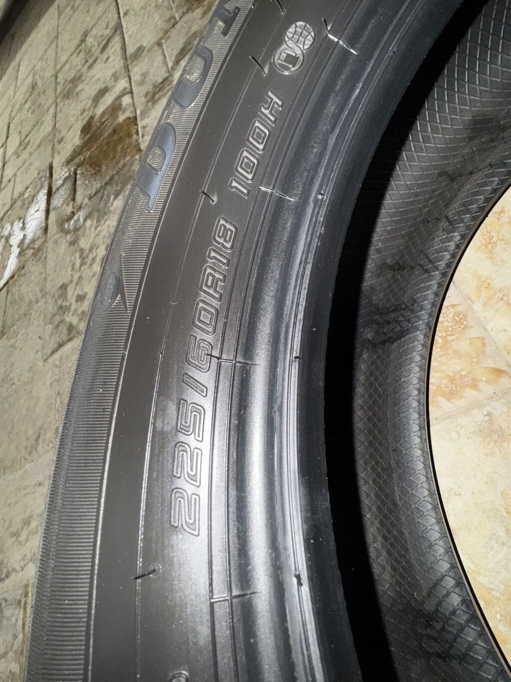 Шины 225 / 60 / R 18, Лето, Б/у, Комплект, Легковые, Япония, DUNLOP — фото 4