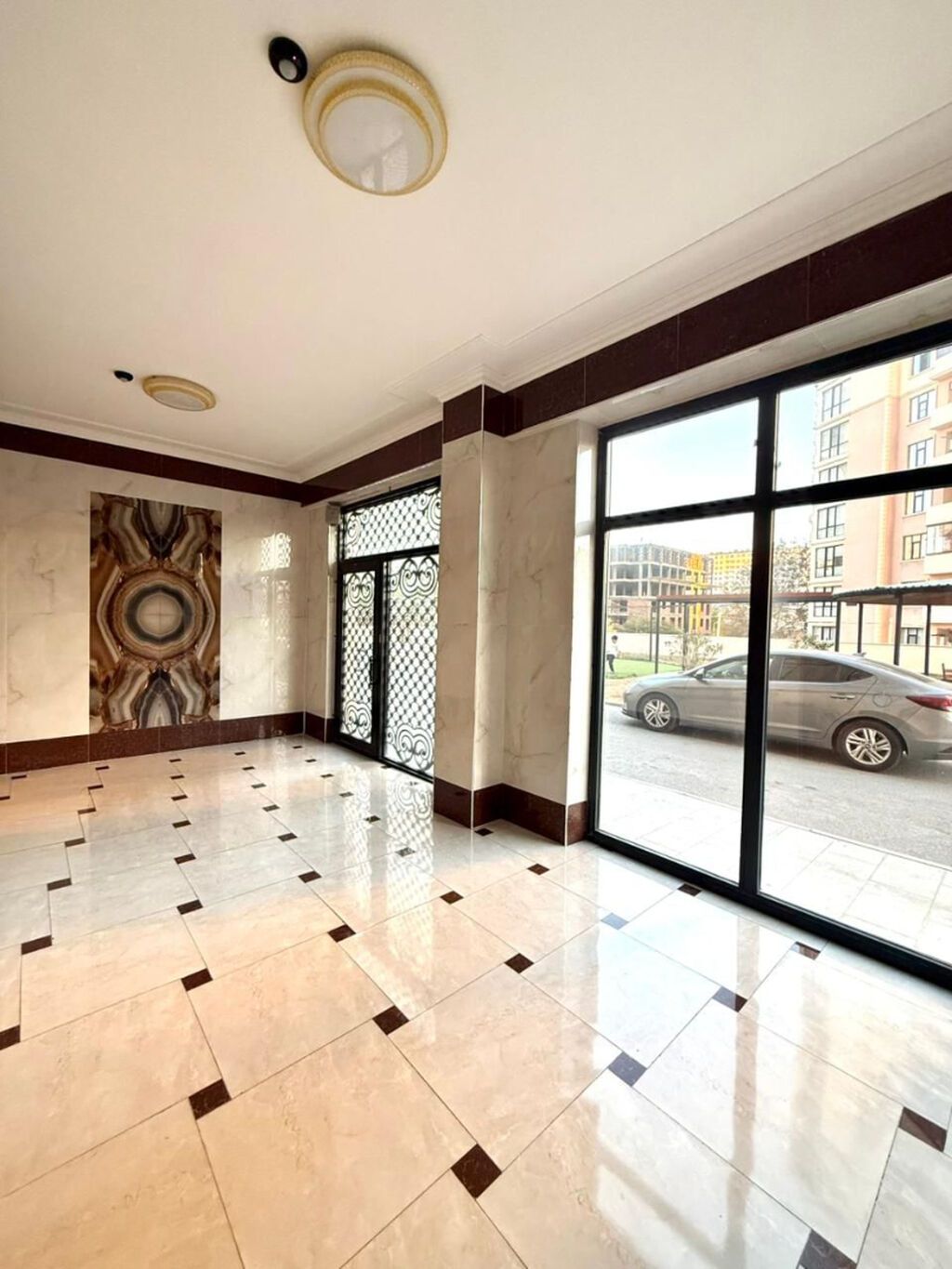 Gənclik metrosuna yaxın 2 otaqlı mənzil kirayə verilir. 70 m² 4-cü