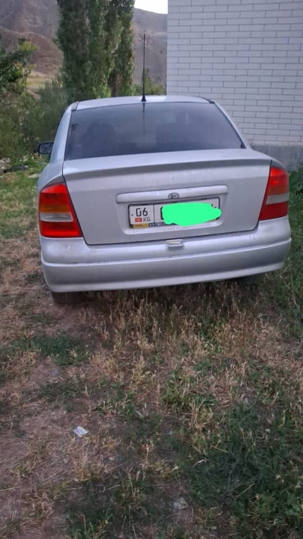 Opel Astra: 2005 г., 1.8 л, Механика, Бензин, Седан: фото 3