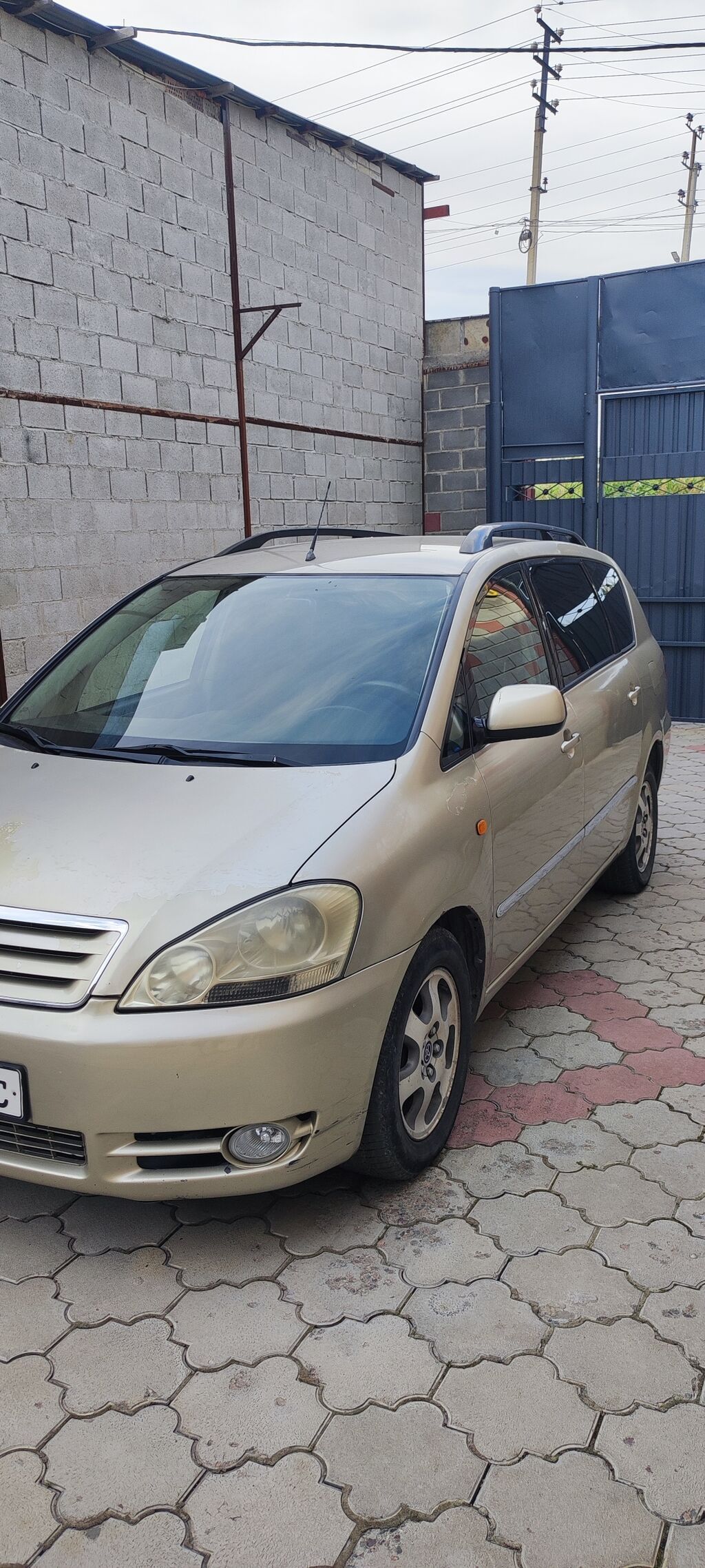 Toyota Avensis Verso