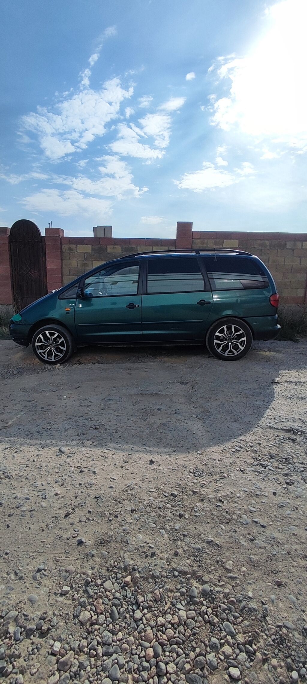 Volkswagen Sharan: 1997 г., 2.8 л, Механика, Бензин, Минивэн: фото 1