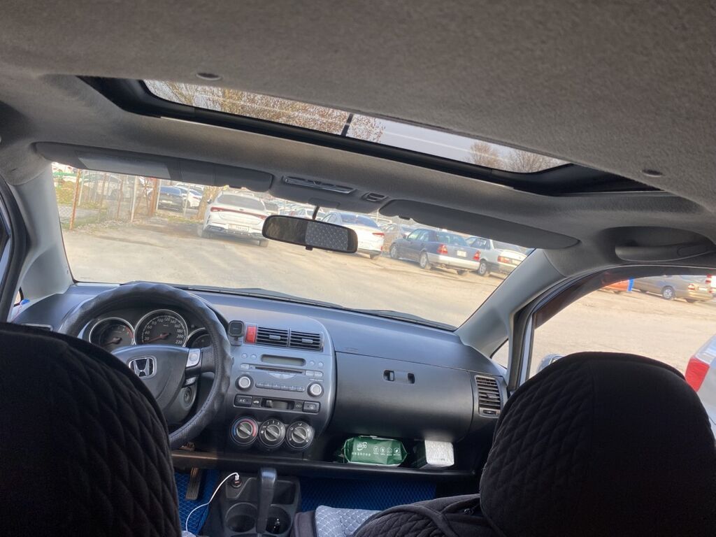 Honda Jazz: 2002 г., 1.3 л, Автомат, Бензин, Хэтчбэк: фото 5