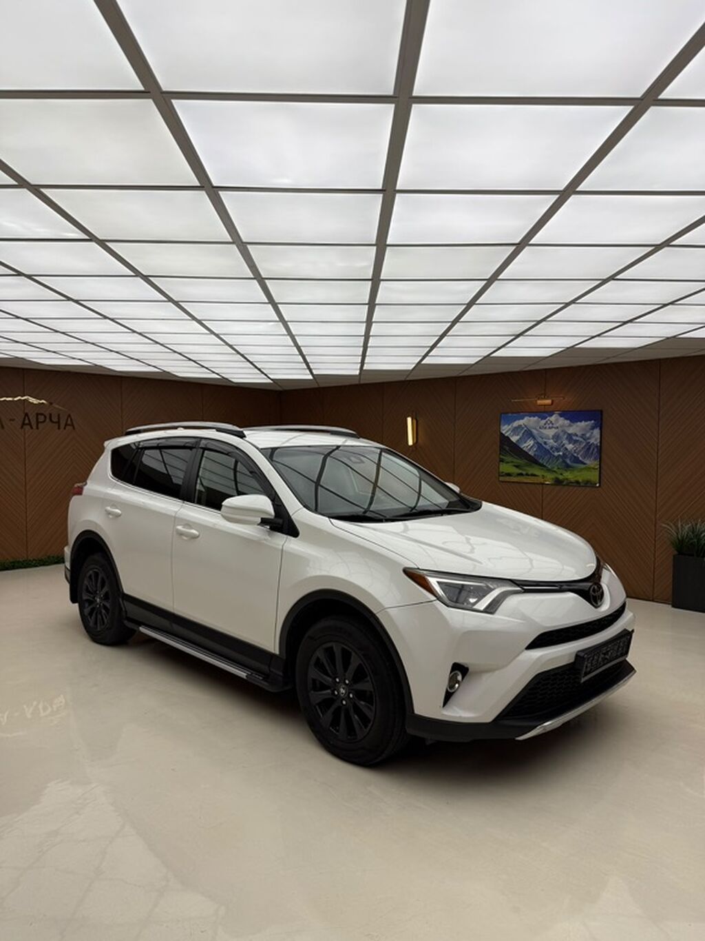 Toyota RAV4: 2018 г., 2.5 л, Автомат, Бензин, Кроссовер: фото 2