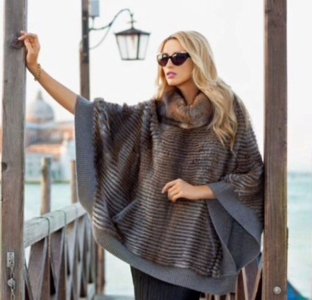 Манто одежда. Норковое манто без воротника. Манто от Бригантины