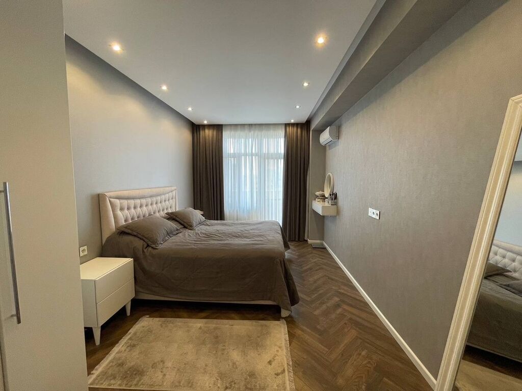 Yasamal, 3 otaqlı, Yeni tikili, m. İnşaatçılar, 93 kv. m