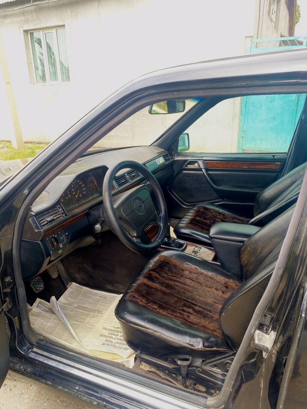 Mercedes-Benz W124: 1993 г., 2 л, Механика, Бензин, Седан: фото 6