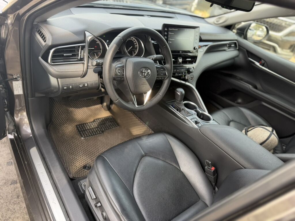 Toyota Camry: 2022 г., 2.5 л, Вариатор, Гибрид, Седан: фото 6