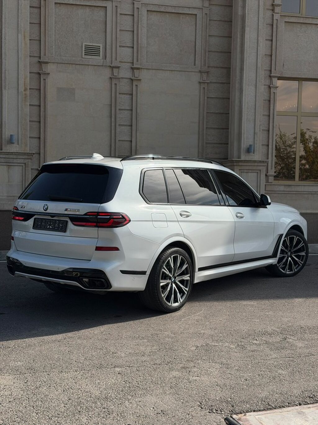BMW X7: 2020 г., 4.4 л, Автомат, Бензин, Внедорожник: фото 2