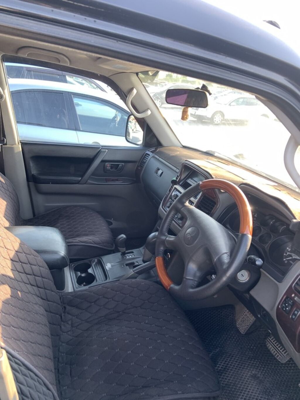 Mitsubishi Pajero iO: 2002 г., 3.2 л, Автомат, Дизель, Внедорожник: фото 5