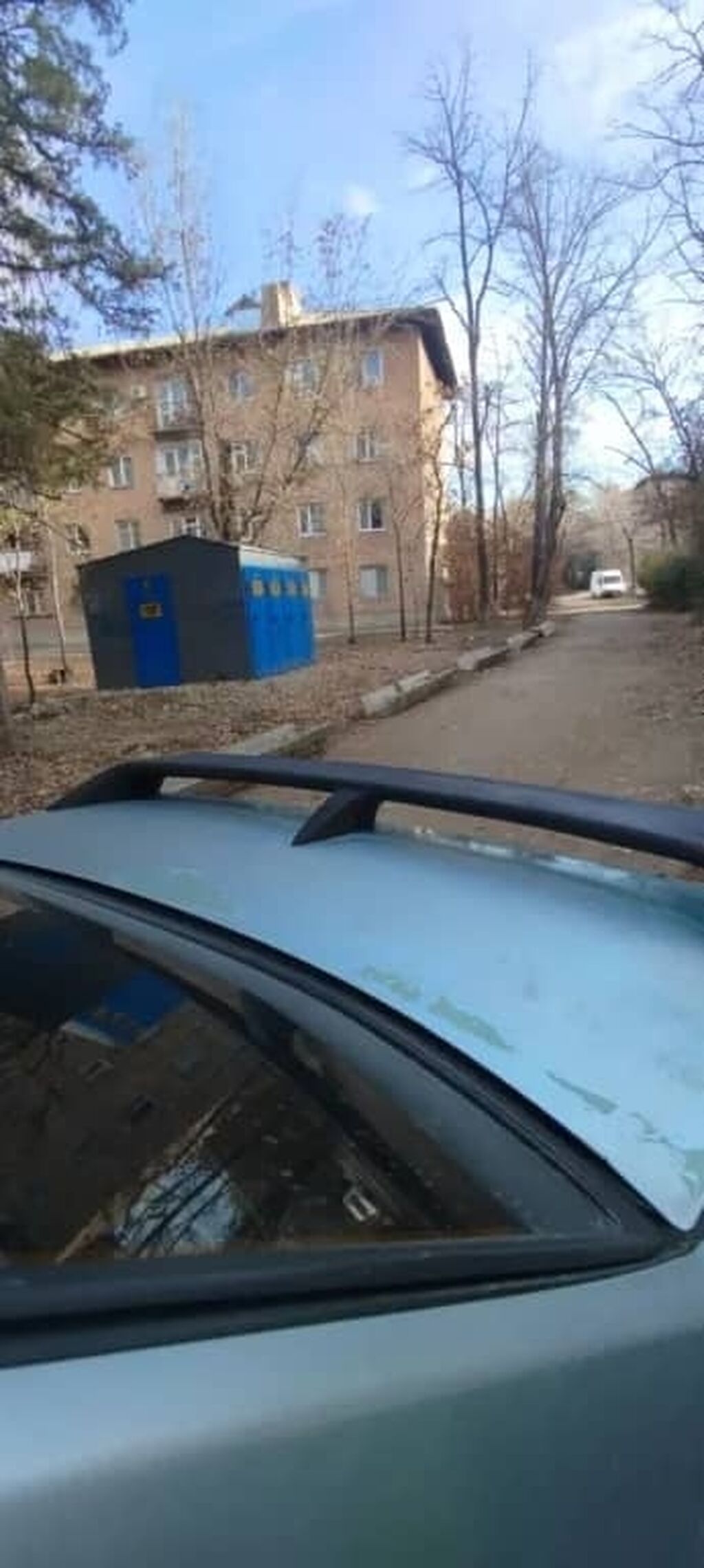 Продам автомобиль с АКПП. Двигатель 1.8, моно-впрыск (указано на фото: фото 3