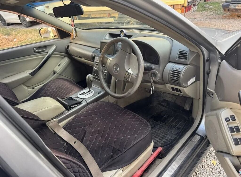 Nissan Skyline: 2001 г., 2.5 л, Автомат, Бензин, Седан: фото 2