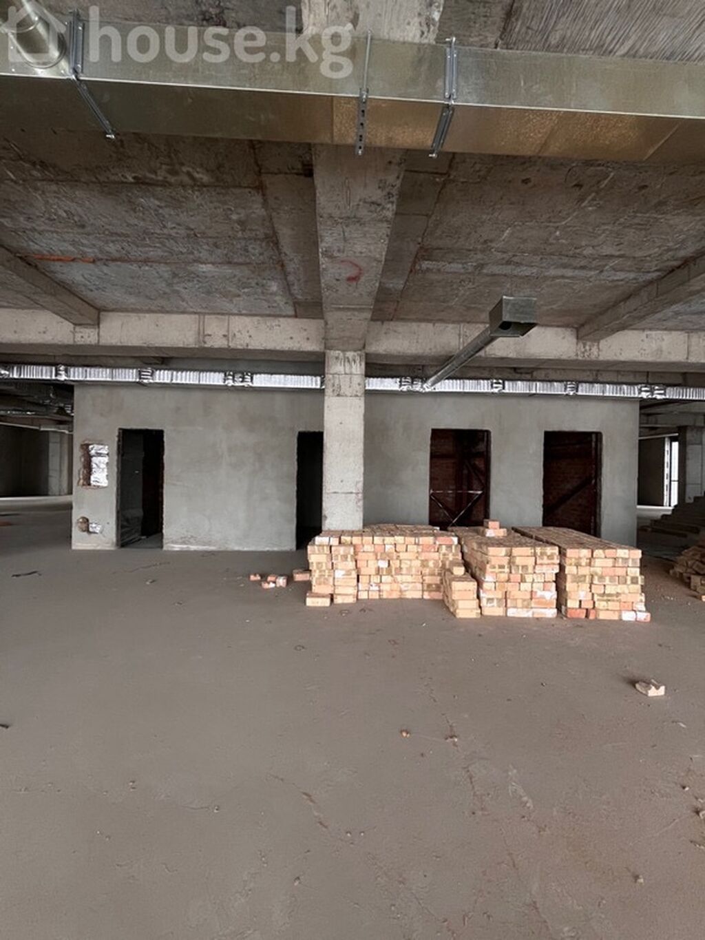 Аренда офисов, 300 м², В бизнес центре, С видом на горы, 1 линия, С отдельным сан узлом — фото 7