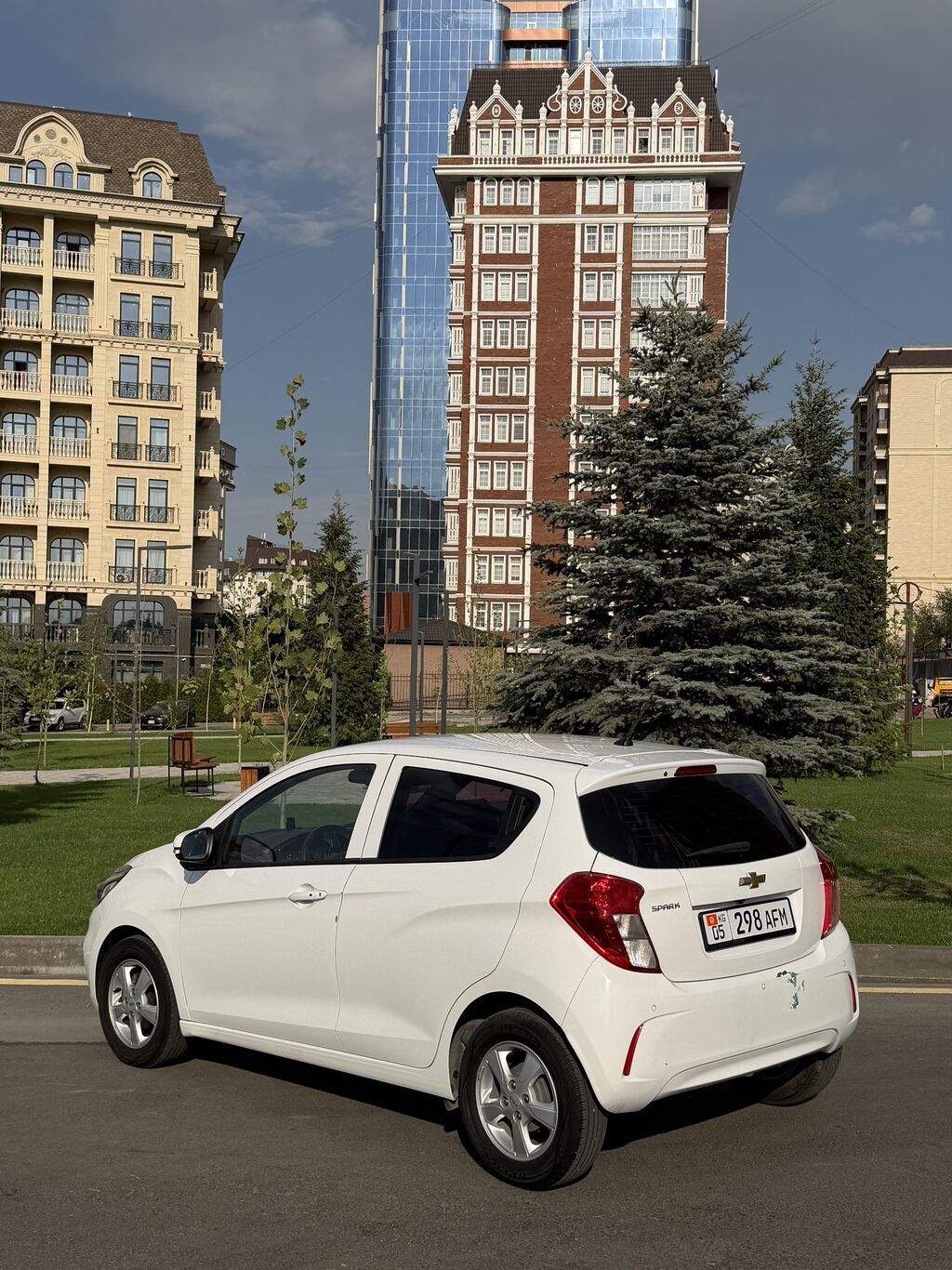 Chevrolet Spark: 2020 г., 1 л, Автомат, Бензин, Хэтчбэк: фото 3
