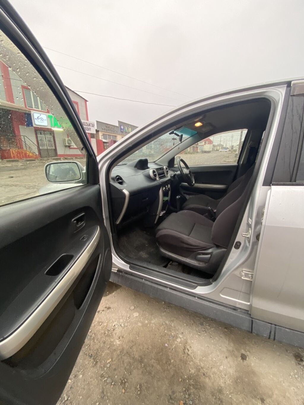 Продам Toyota Ist 2003 г., 1.3 л, автомат: фото 8
