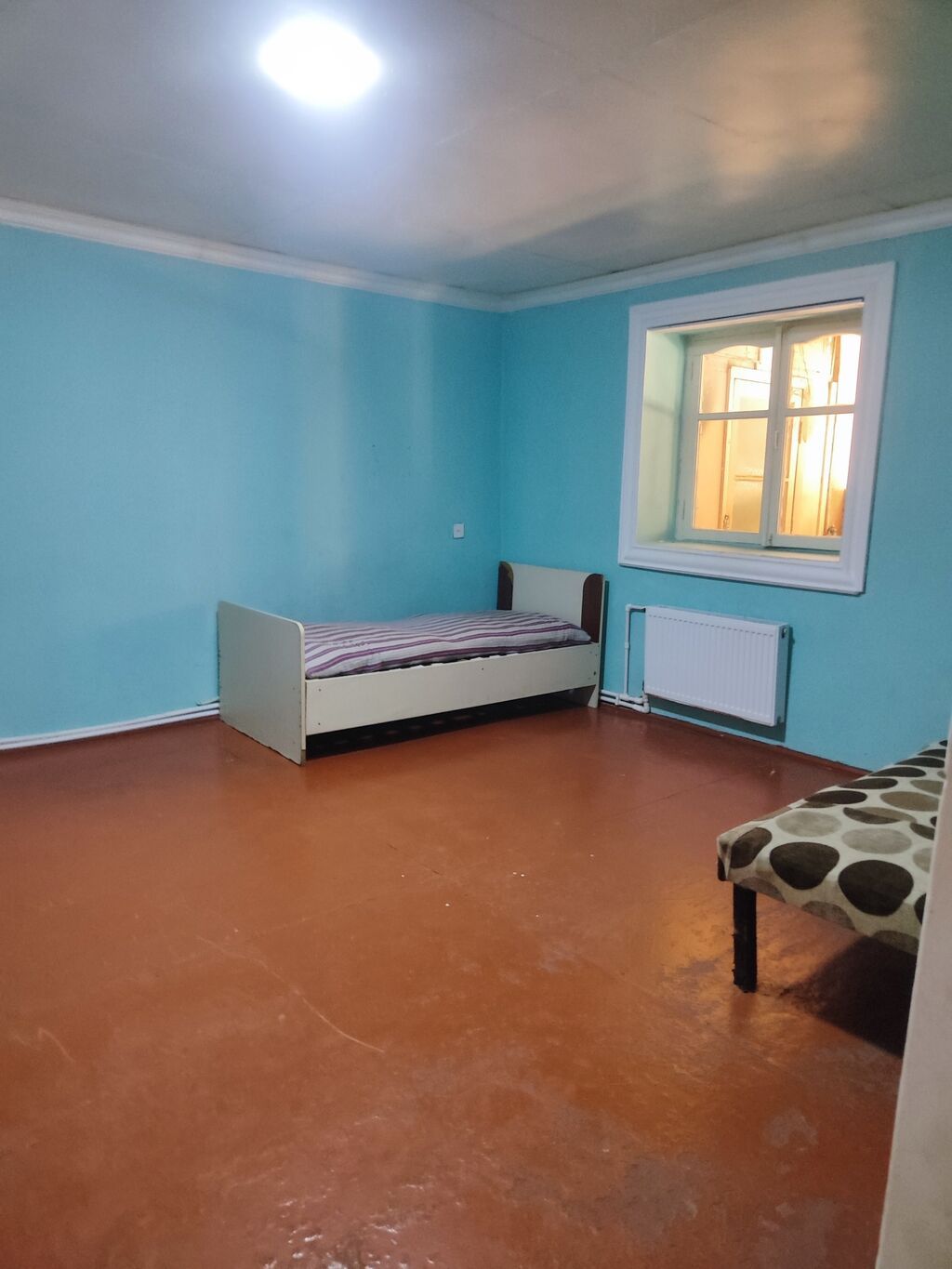 Geniş bir otaqlı kirayə mənzil təqdim olunur. - Plan: 1 otaq, ayrıca