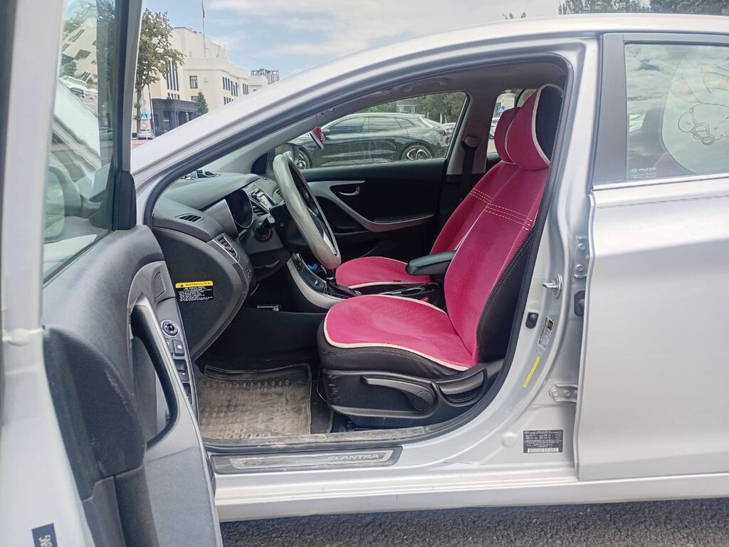 Hyundai Elantra: 2015 г., 1.8 л, Автомат, Бензин, Седан: фото 3