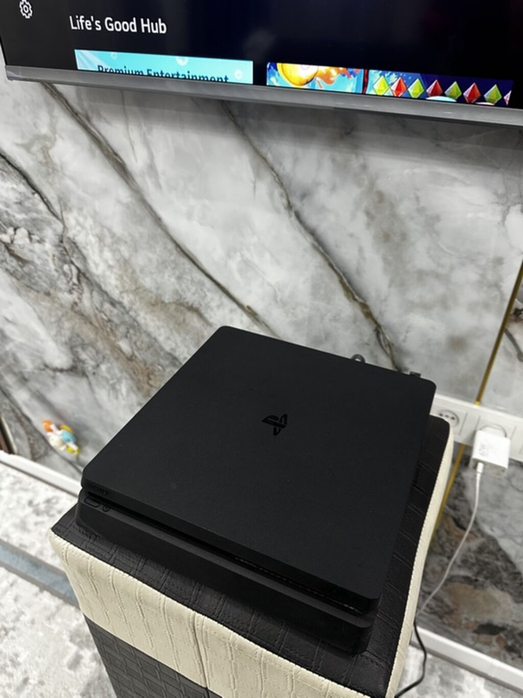PlayStation 4 Slim + 6 бесплатных игр Не прошитая Комплектация: фото 3