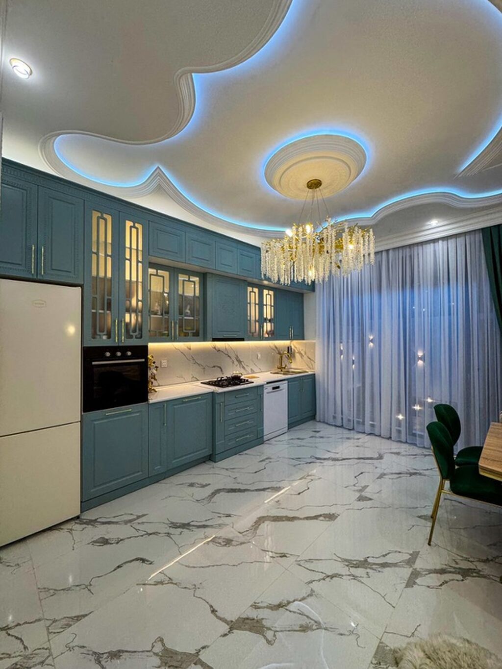 Lüks iki mərtəbəli villa – modern eksteryer və yüksək səviyyəli