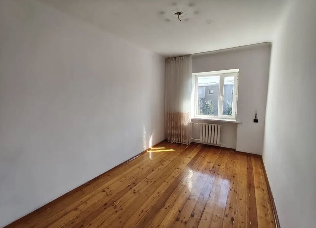 3 комнаты, 60 м², 5 мкр Индивидуалка, 5 этаж, Старый ремонт: фото 2