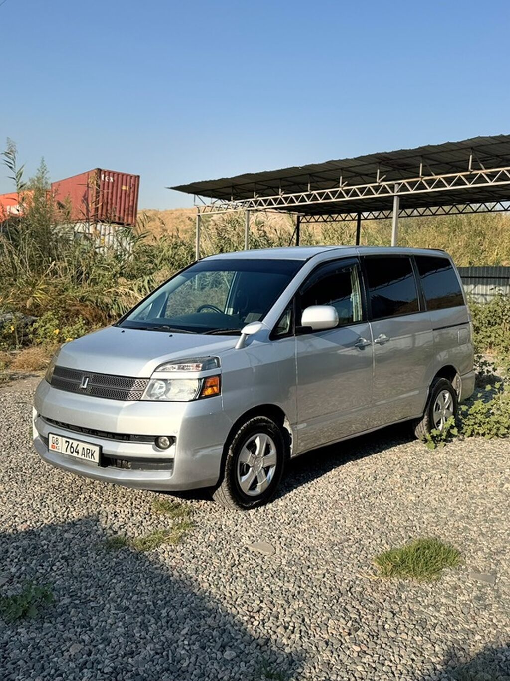 Toyota Voxy: 2006 г., 2 л, Бензин, Минивэн: фото 2