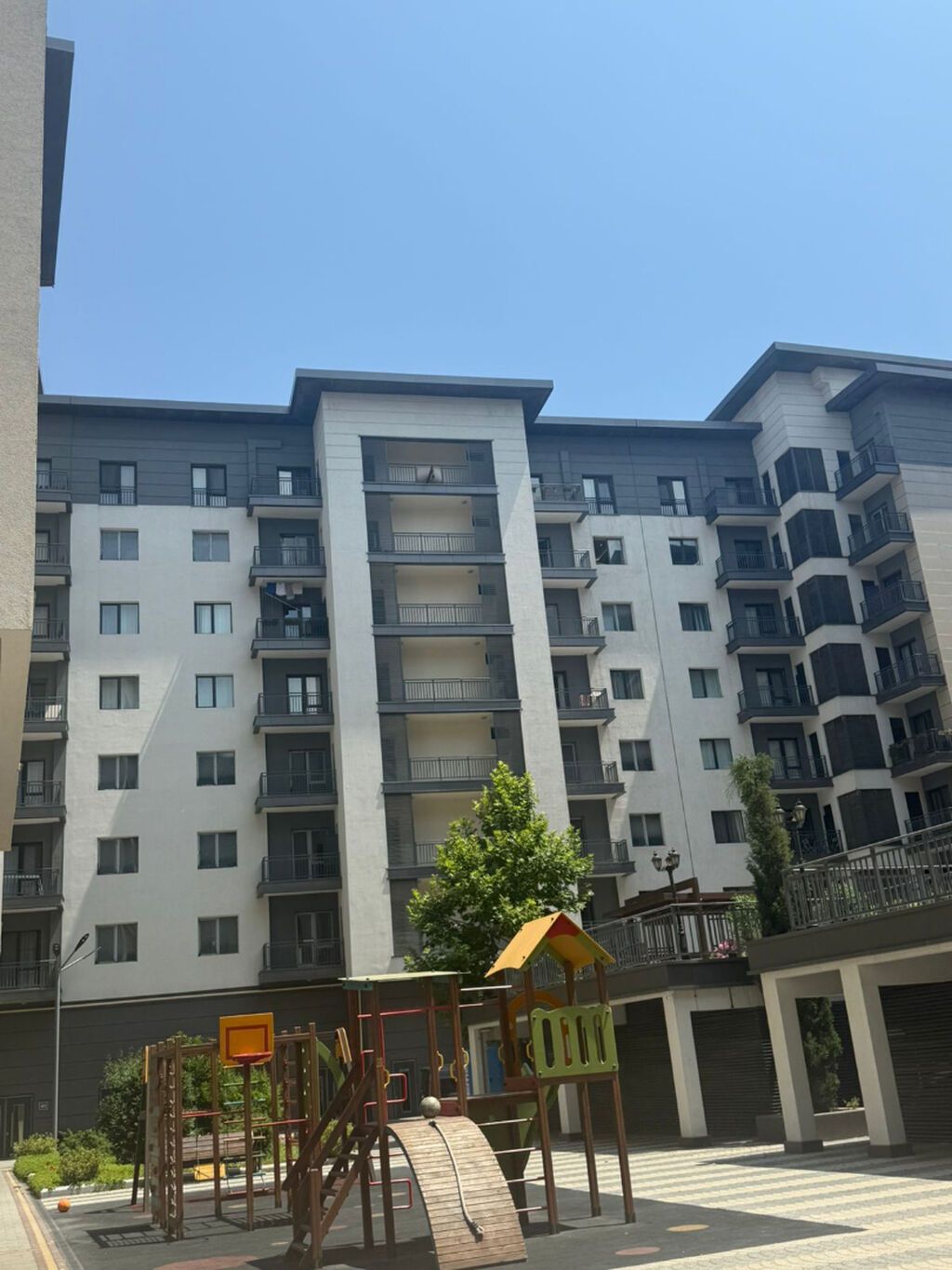 4 otaqlı, Yeni tikili, 197 kv. m