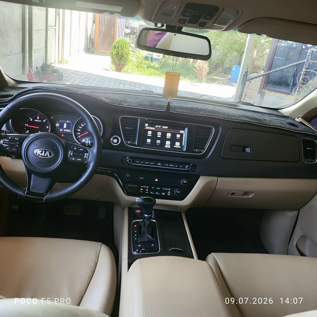 Kia Carnival: 2015 г., 2.2 л, Автомат, Бензин, Минивэн: фото 5