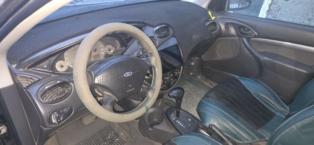 Ford Focus: 2003 г., 1.6 л, Автомат, Бензин, Универсал: фото 2