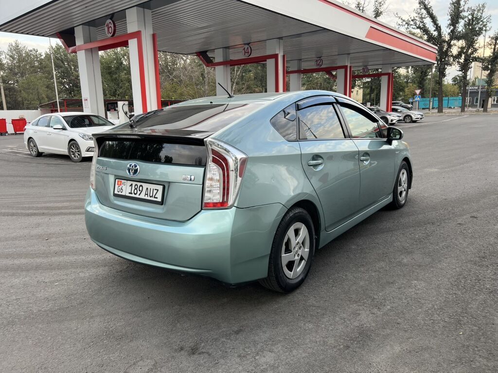 Toyota Prius: 2013 г., 1.8 л, Автомат, Гибрид, Лифтбек: фото 4