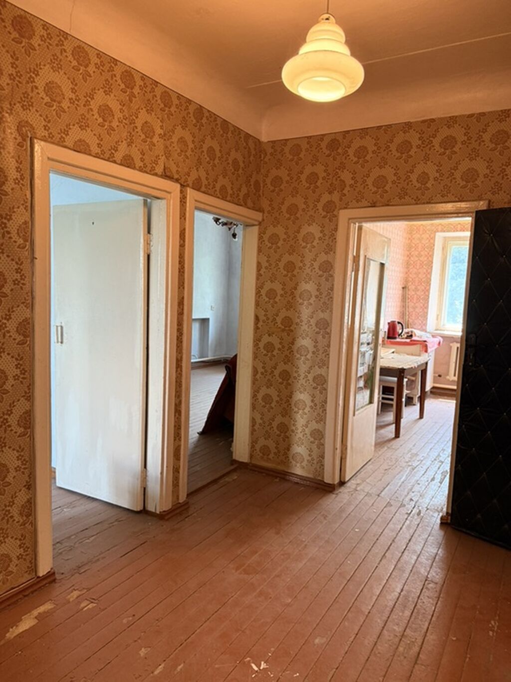 3 комнаты, 60 м², Сталинка, 1 этаж, Требуется ремонт: фото 3