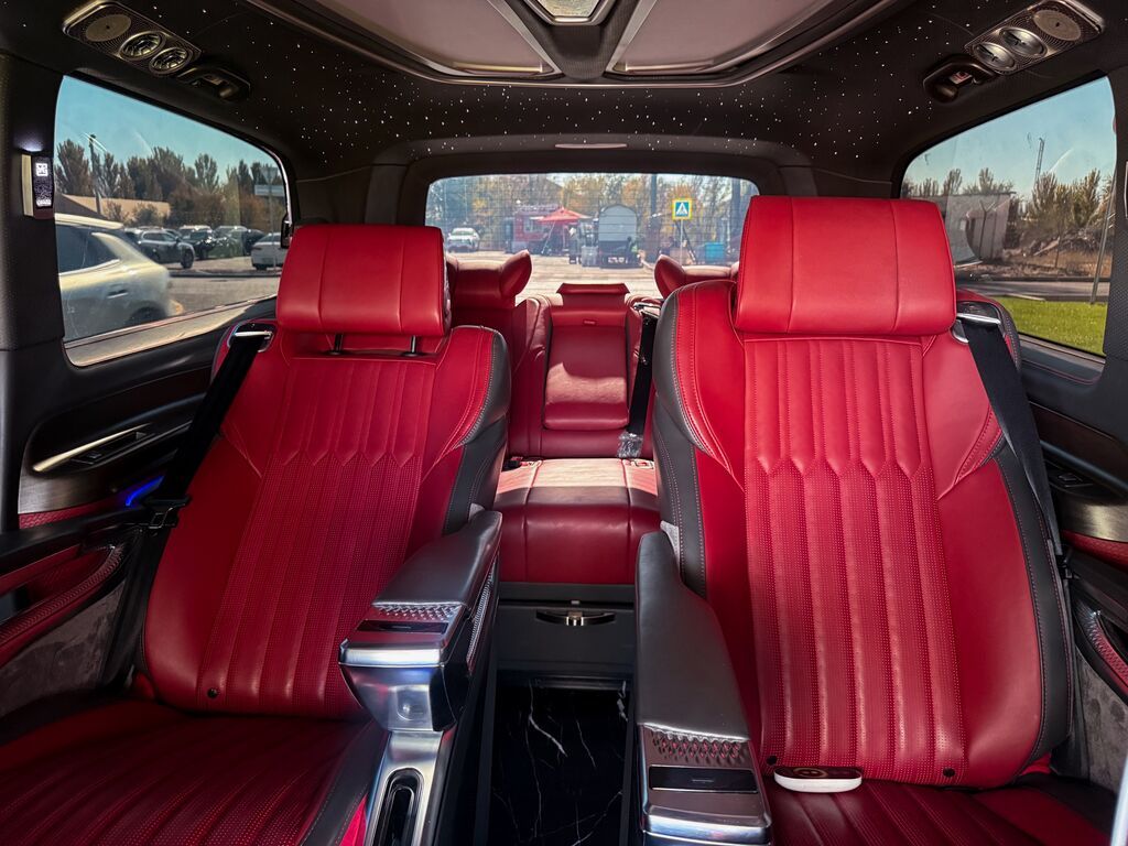 Mercedes-Benz V-Class: 2023 г., 2 л, Автомат, Бензин, Минивэн: фото 6