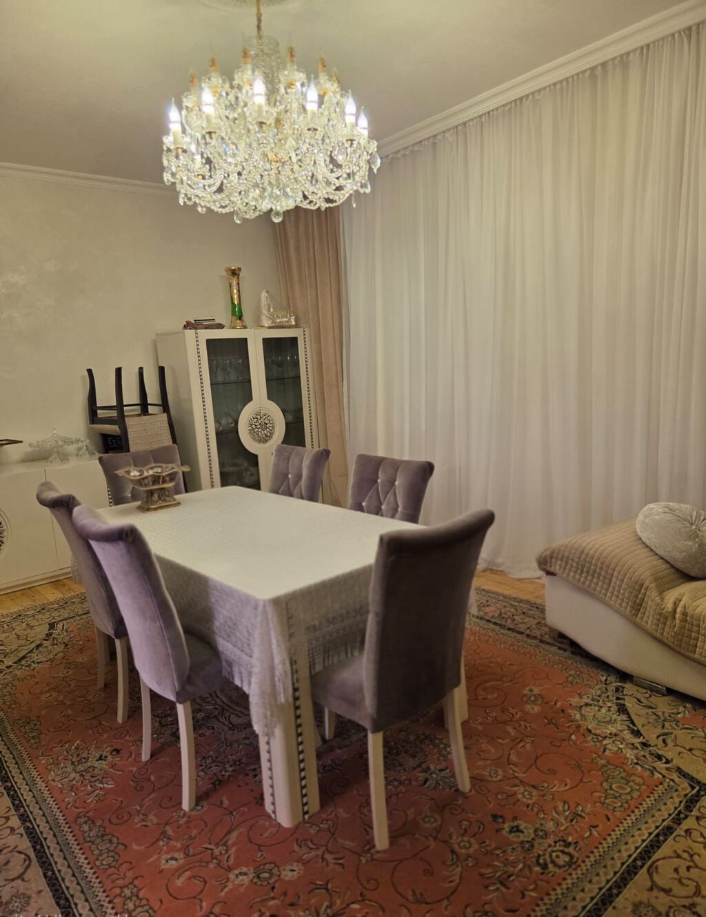5 otaqlı, 132 kv. m, Yeni təmirli