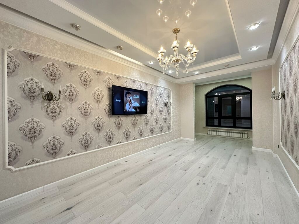 3 комнаты, 90 м², Золотой квадрат Элитка, 4 этаж, Дизайнерский ремонт: фото 1